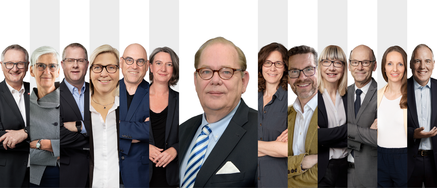 Fotocollage aller Ratsmitglieder, Luitwin Mallmann in der Mitte