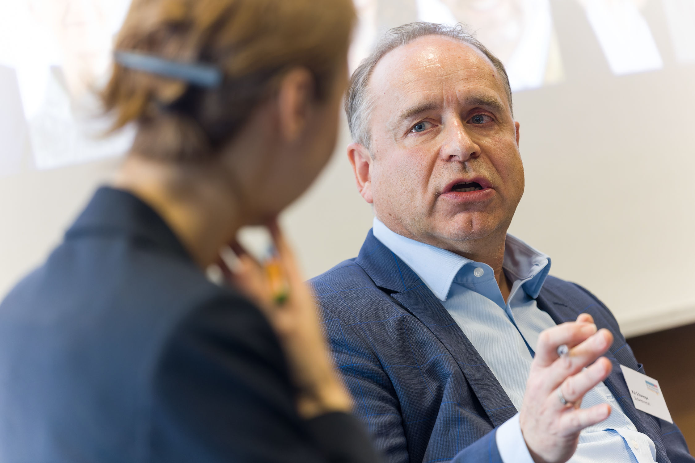 Kai Schweppe diskutiert in Panel-Diskussion